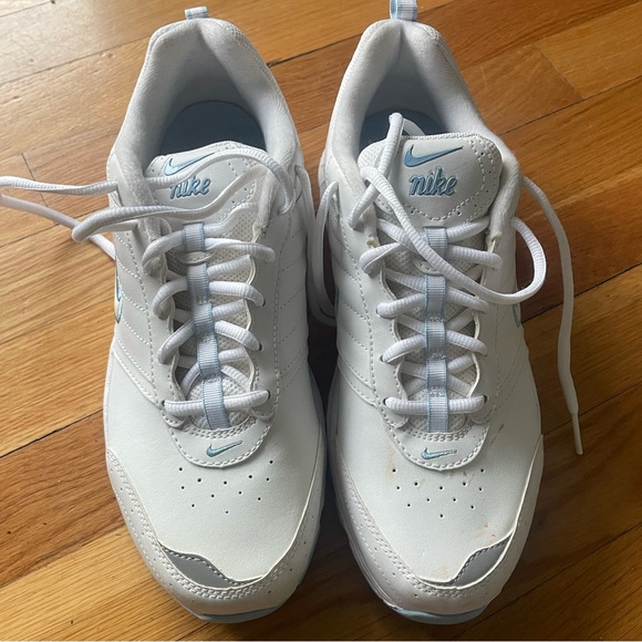 Nike sneakers - Picture 3 of 4